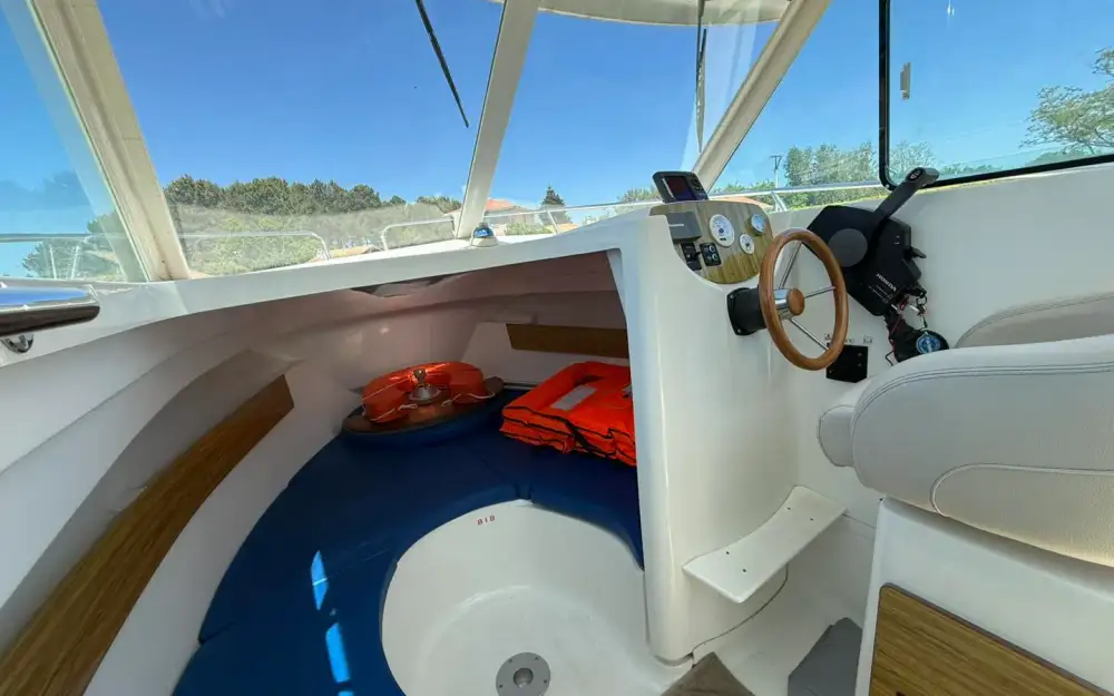 slider 8 Beneteau Antares 650