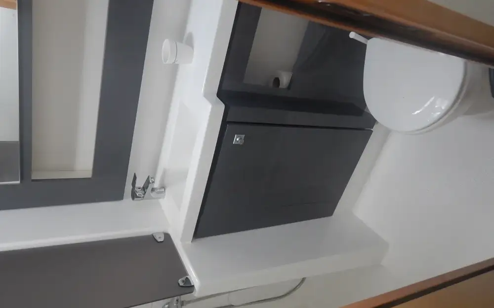 slider 6 Fountaine Pajot Helia 44