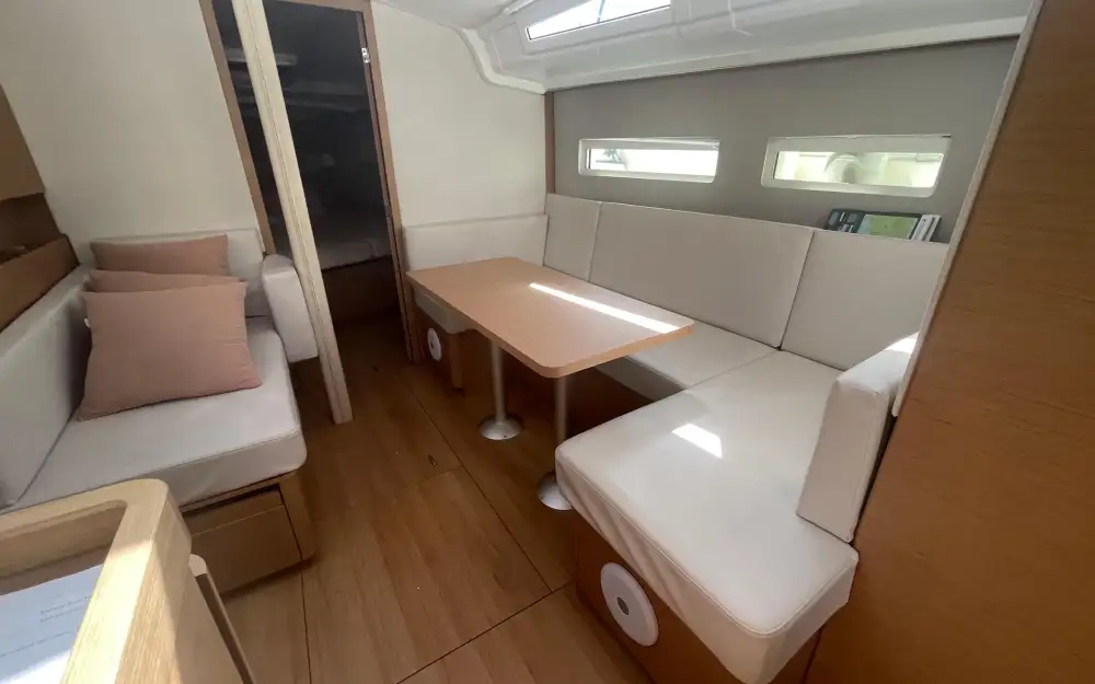 slider 44 Jeanneau Sun Odyssey 410