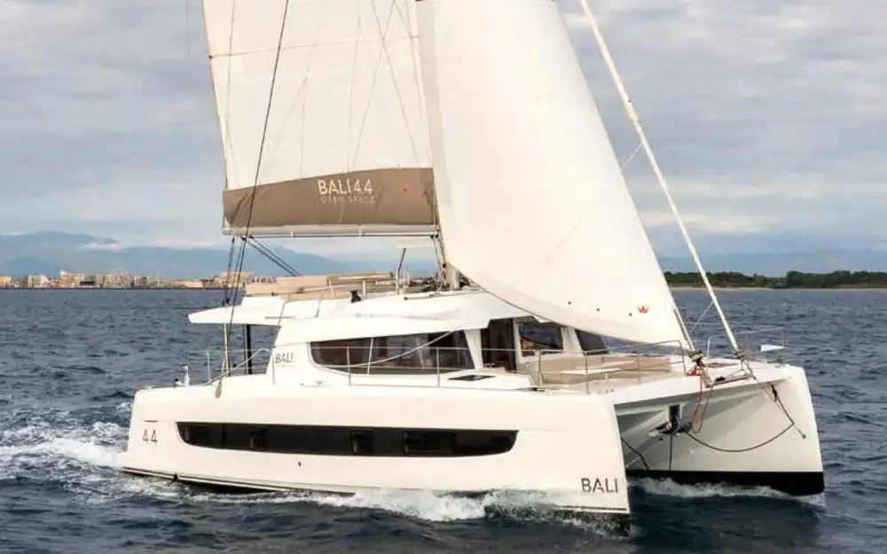 slider 0 Bali Catamarans Bali 4.4