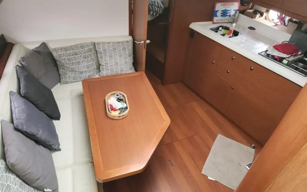 slider 14 Beneteau Gran Turismo 38