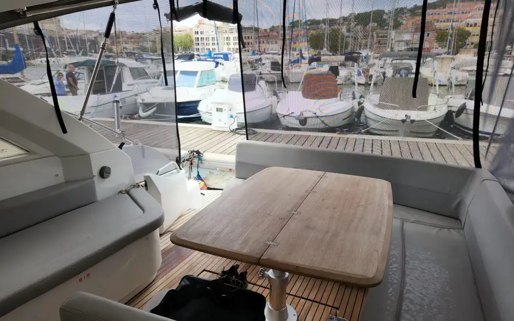slider 17 Beneteau Gran Turismo 38