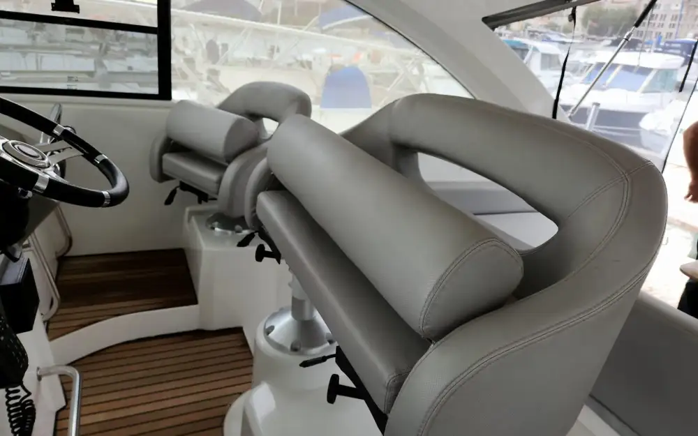 slider 20 Beneteau Gran Turismo 38