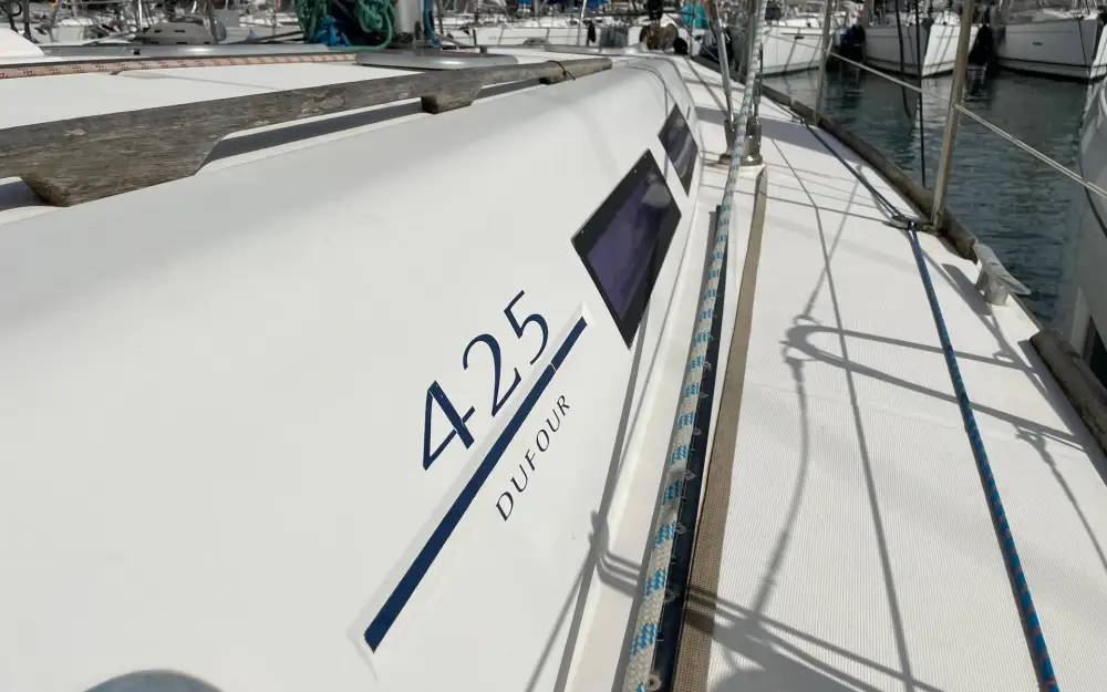 slider 22 Dufour  425 Grand Large
