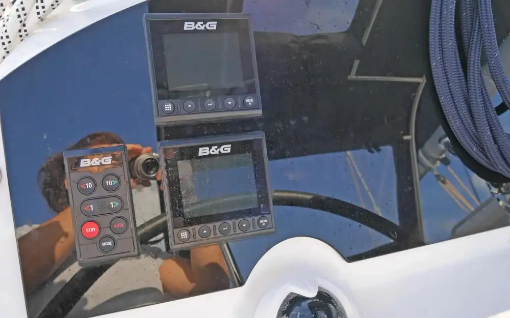 slider 12 Lagoon  400 S2