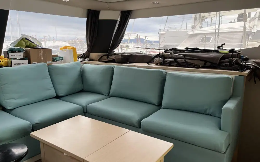 slider 13 Fountaine Pajot Saba 50