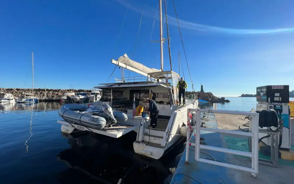 slider 14 Fountaine Pajot Saba 50