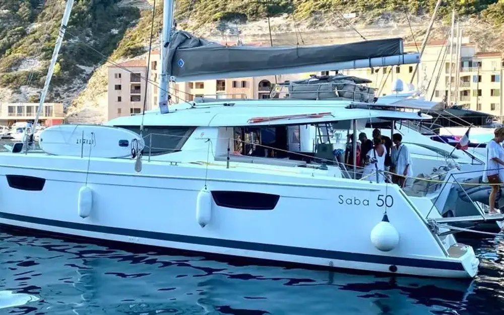 slider 1 Fountaine Pajot Saba 50