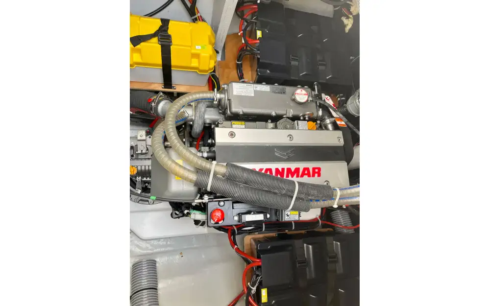 slider 33 Lagoon  46