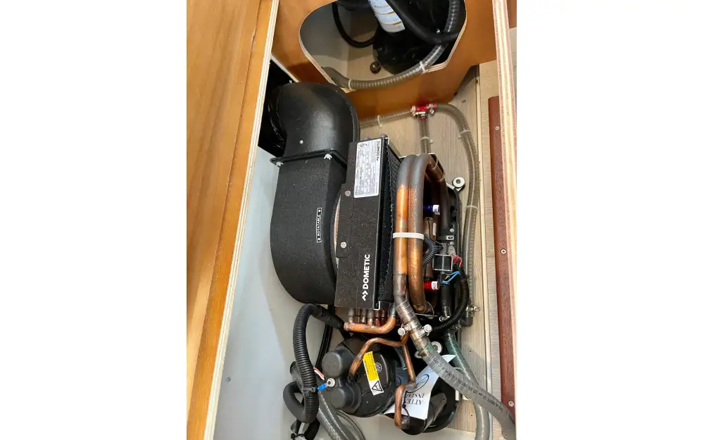slider 34 Lagoon  46