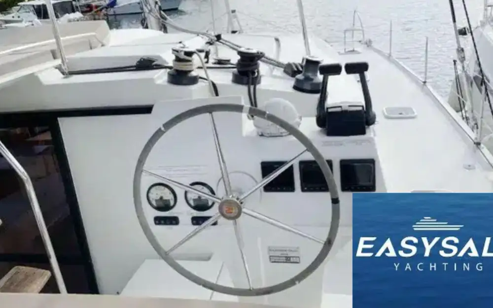 slider 1 Fountaine Pajot Helia 44