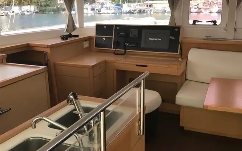 slider 12 Lagoon  450