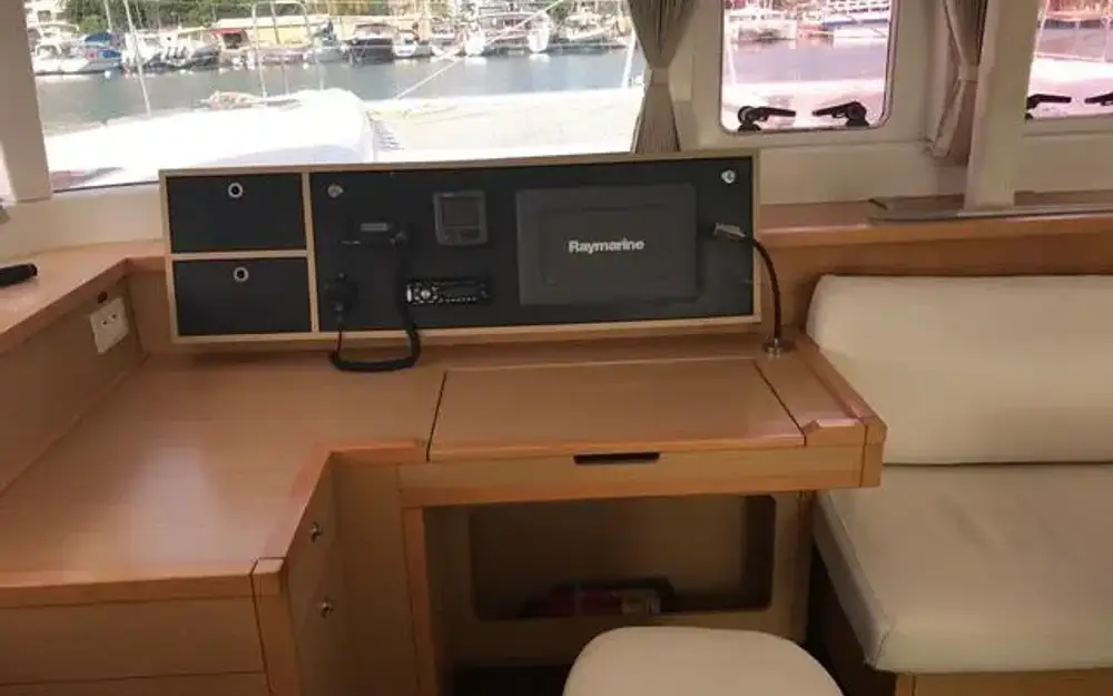 slider 17 Lagoon  450