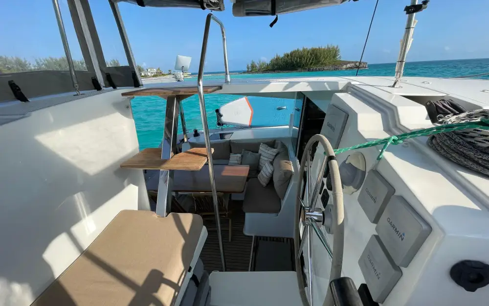 slider 17 Fountaine Pajot Lucia 40