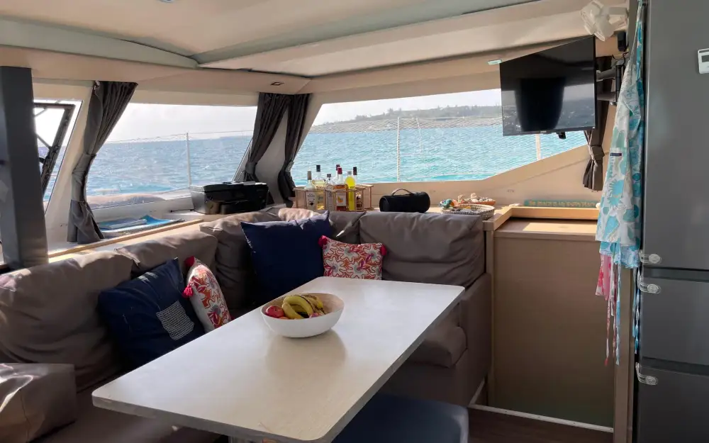 slider 5 Fountaine Pajot Lucia 40
