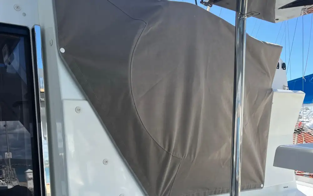 slider 71 Fountaine Pajot Lucia 40