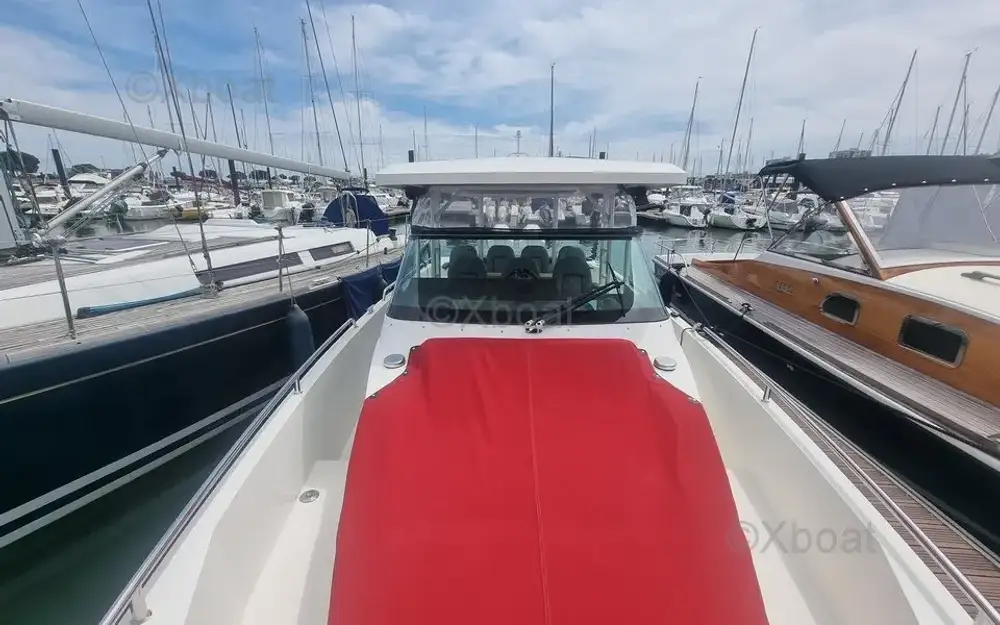 slider 5 Axopar  37 ST