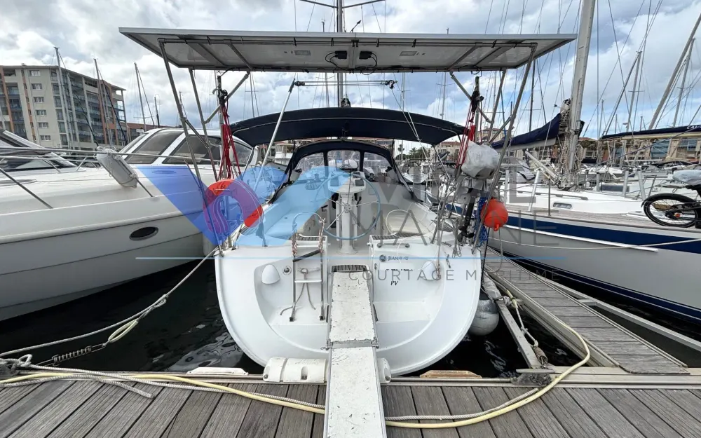 slider 10 Jeanneau Sun Odyssey 37