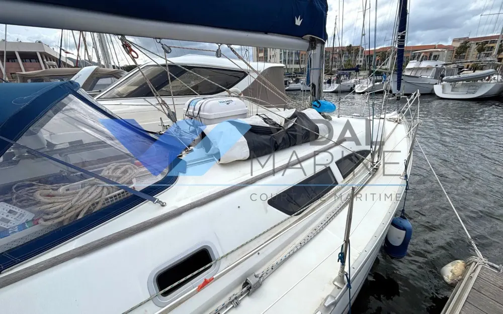 slider 12 Jeanneau Sun Odyssey 37