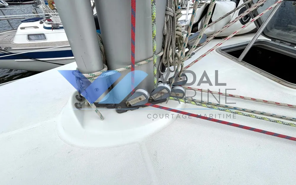 slider 13 Jeanneau Sun Odyssey 37
