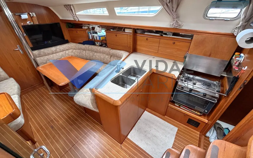 slider 6 Jeanneau Sun Odyssey 37