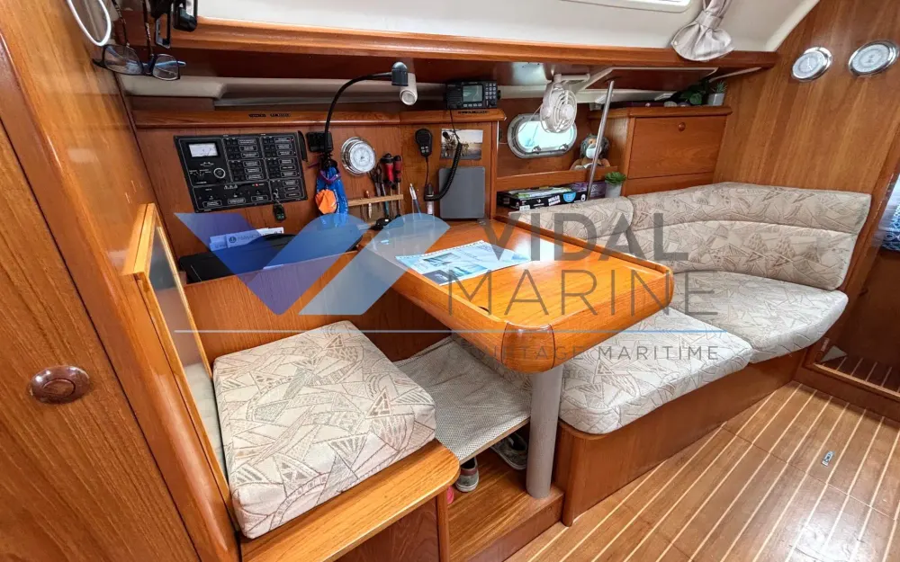 slider 8 Jeanneau Sun Odyssey 37