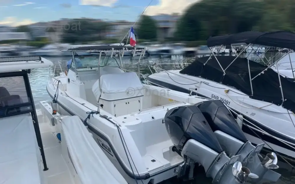 slider 1 Boston Whaler  28 Outrage