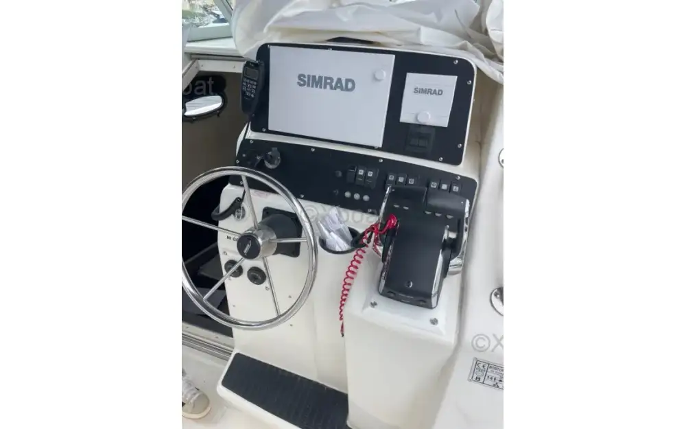 slider 2 Boston Whaler  28 Outrage