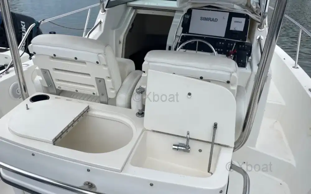 slider 4 Boston Whaler  28 Outrage