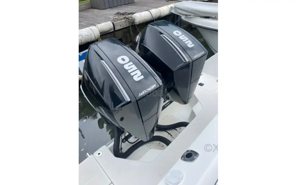 slider 7 Boston Whaler  28 Outrage