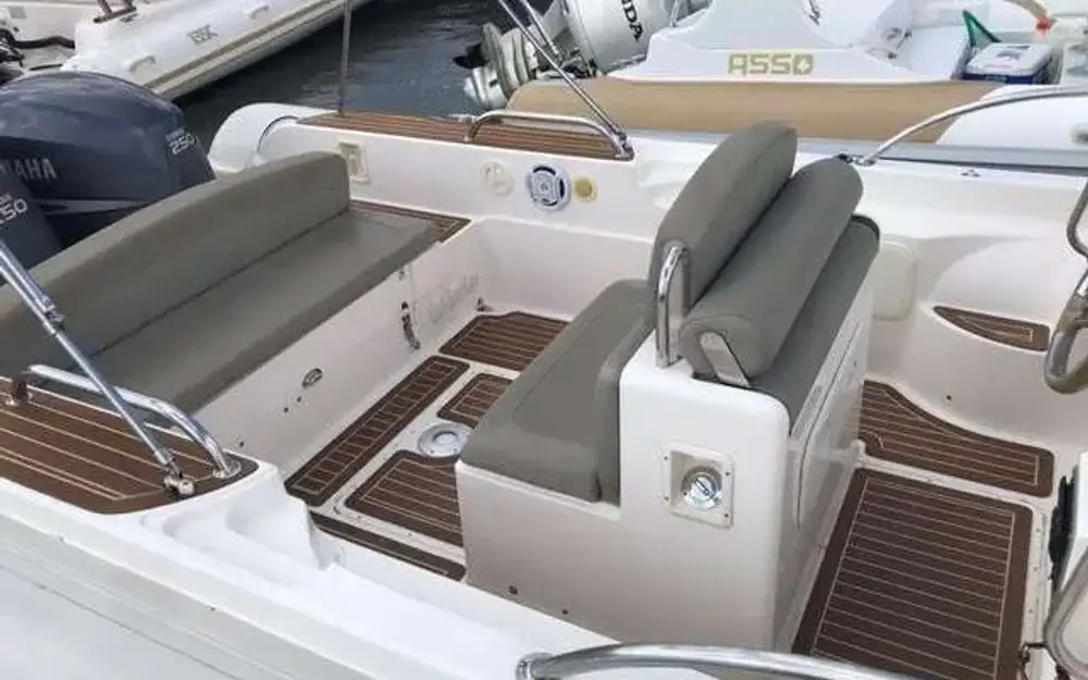 slider 3 Capelli Tempest 900 WA