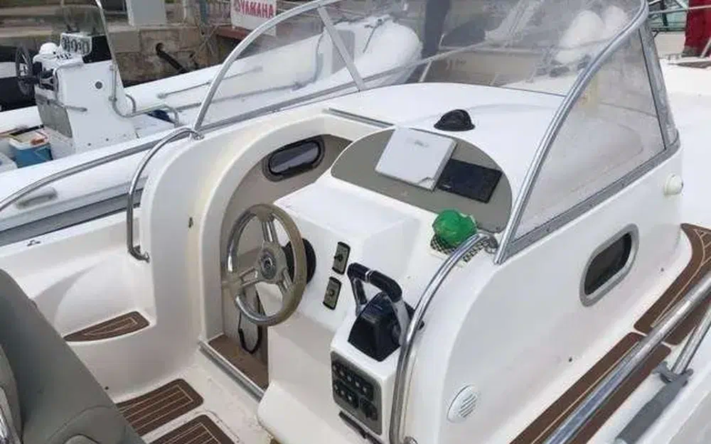 slider 6 Capelli Tempest 900