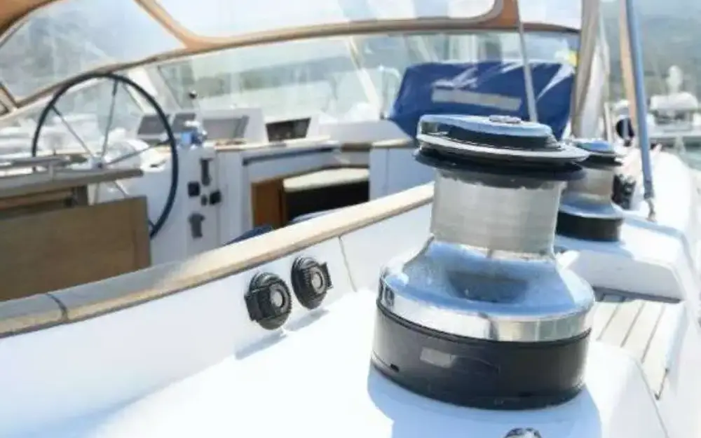 slider 1 Beneteau  57