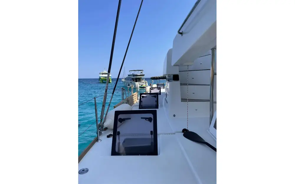 slider 11 Lagoon  52 F