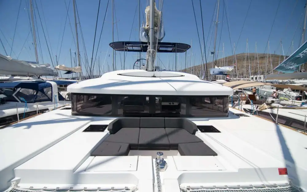 slider 12 Lagoon  52 F