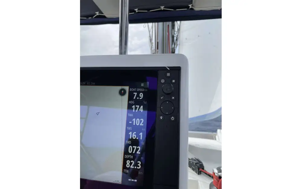 slider 14 Lagoon  52 F