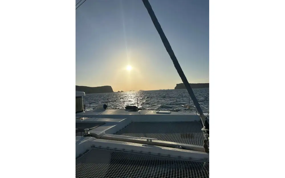 slider 1 Lagoon  52 F