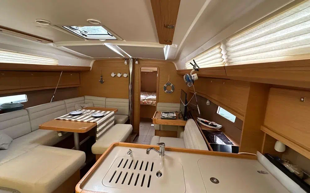 slider 10 Dufour 412