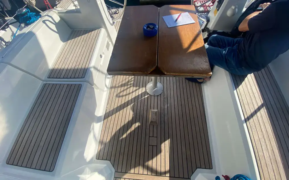 slider 12 Beneteau Oceanis 38.1