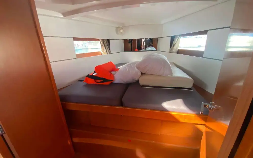 slider 1 Beneteau Oceanis 38.1