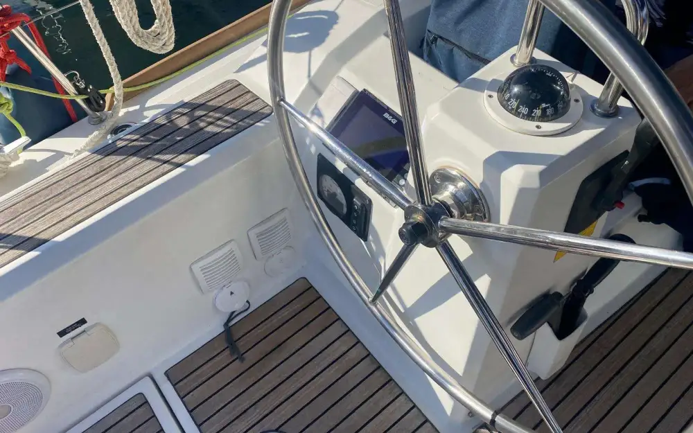 slider 19 Beneteau Oceanis 38.1