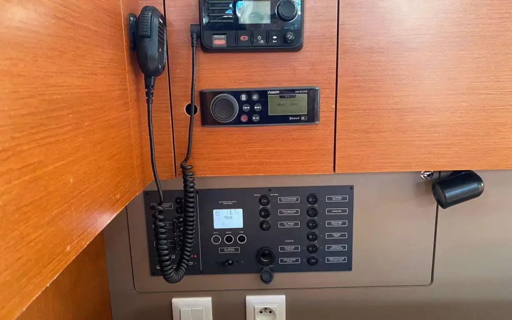 slider 8 Beneteau Oceanis 38.1