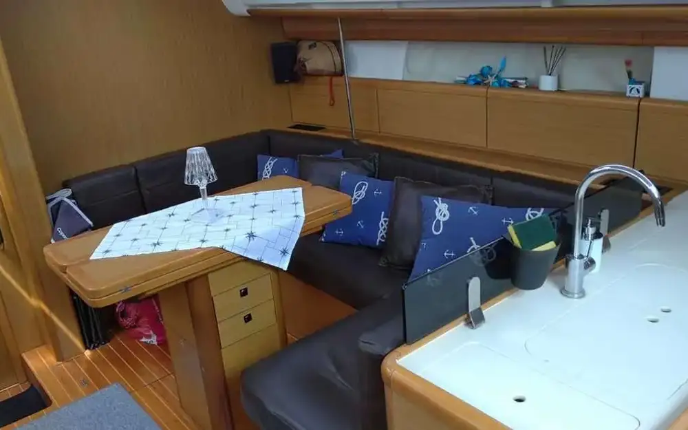 slider 17 Jeanneau Sun Odyssey 45 DS