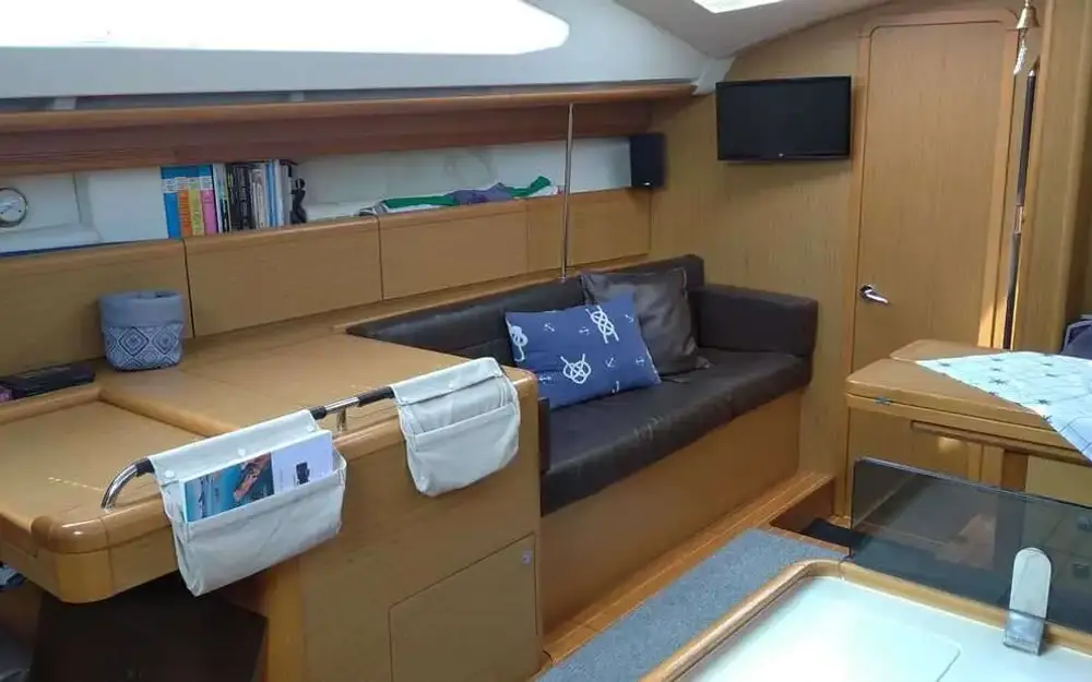 slider 21 Jeanneau Sun Odyssey 45 DS