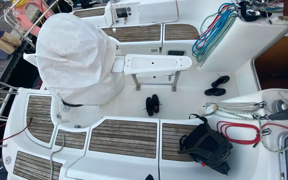 slider 1 Beneteau Oceanis 423