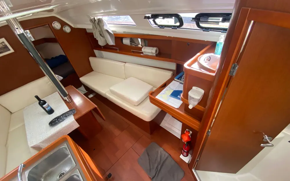 slider 15 Beneteau Oceanis 31