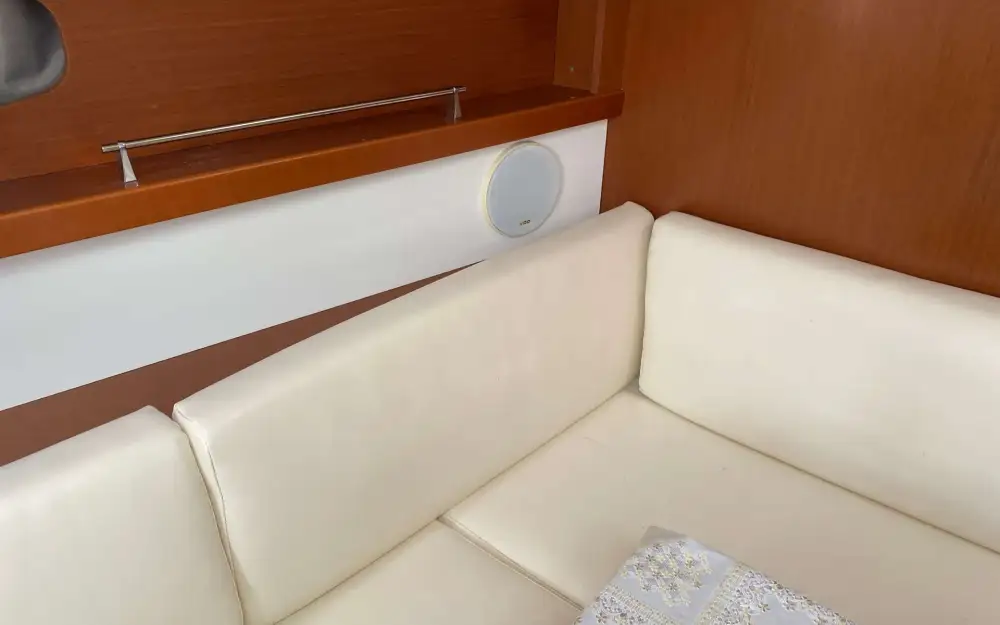 slider 5 Beneteau Oceanis 31