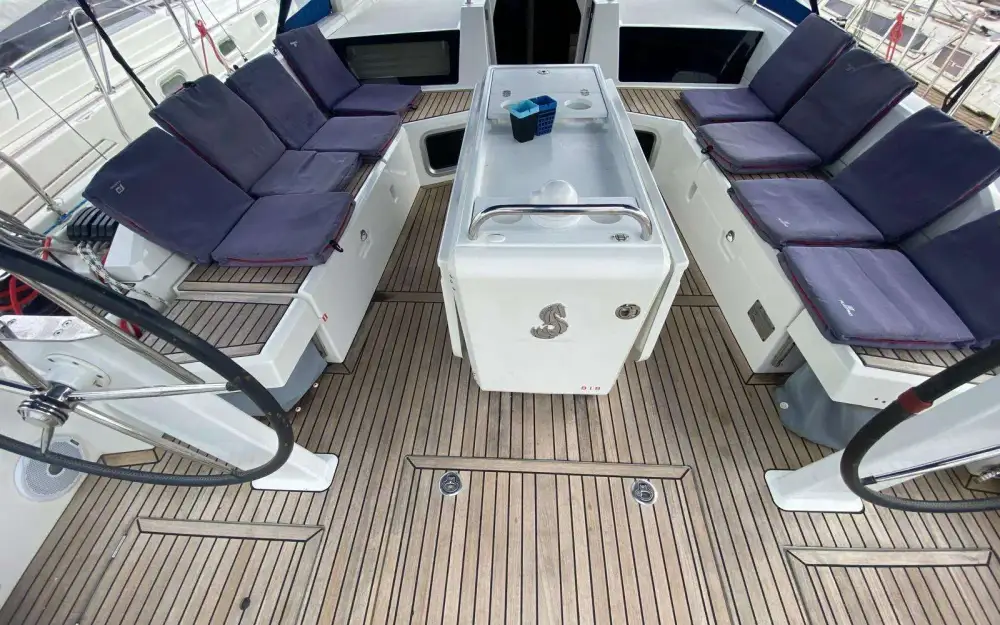 slider 15 Beneteau Oceanis 51.1