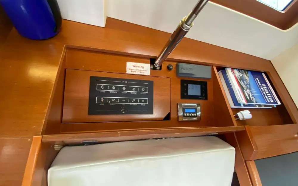 slider 16 Beneteau Oceanis 51.1