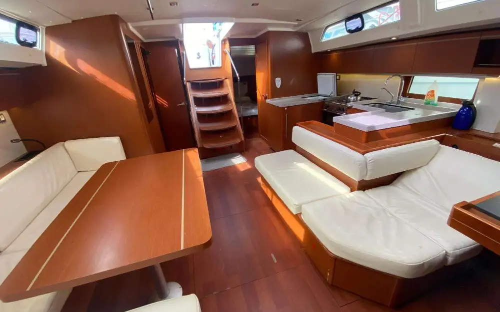 slider 1 Beneteau Oceanis 51.1